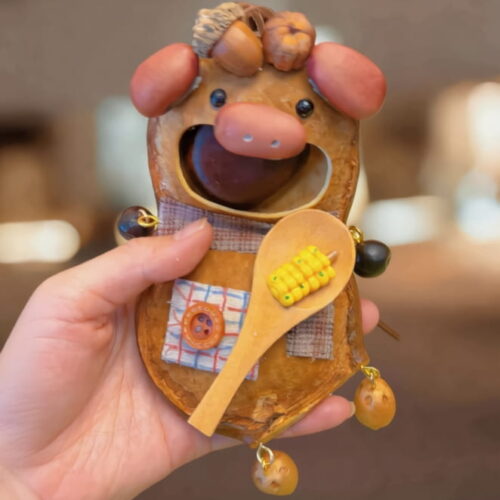 Open-Mouth Pod Doll – Corn Spoon Piglet