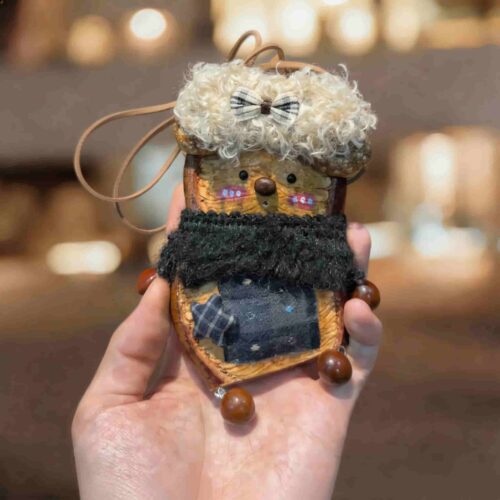 Pod Doll – Midnight Scarf Poodle