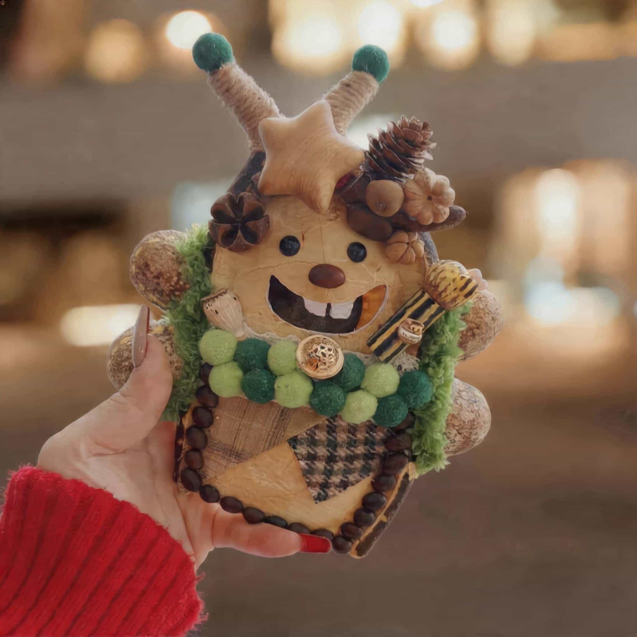 Open-Mouth Pod Doll – Coffee Bean Reindeer