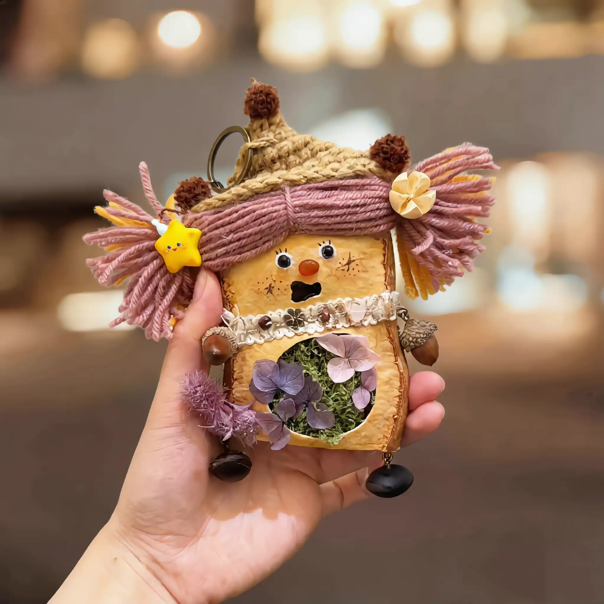 Pod Doll – rosy-cheeked seed-pod face