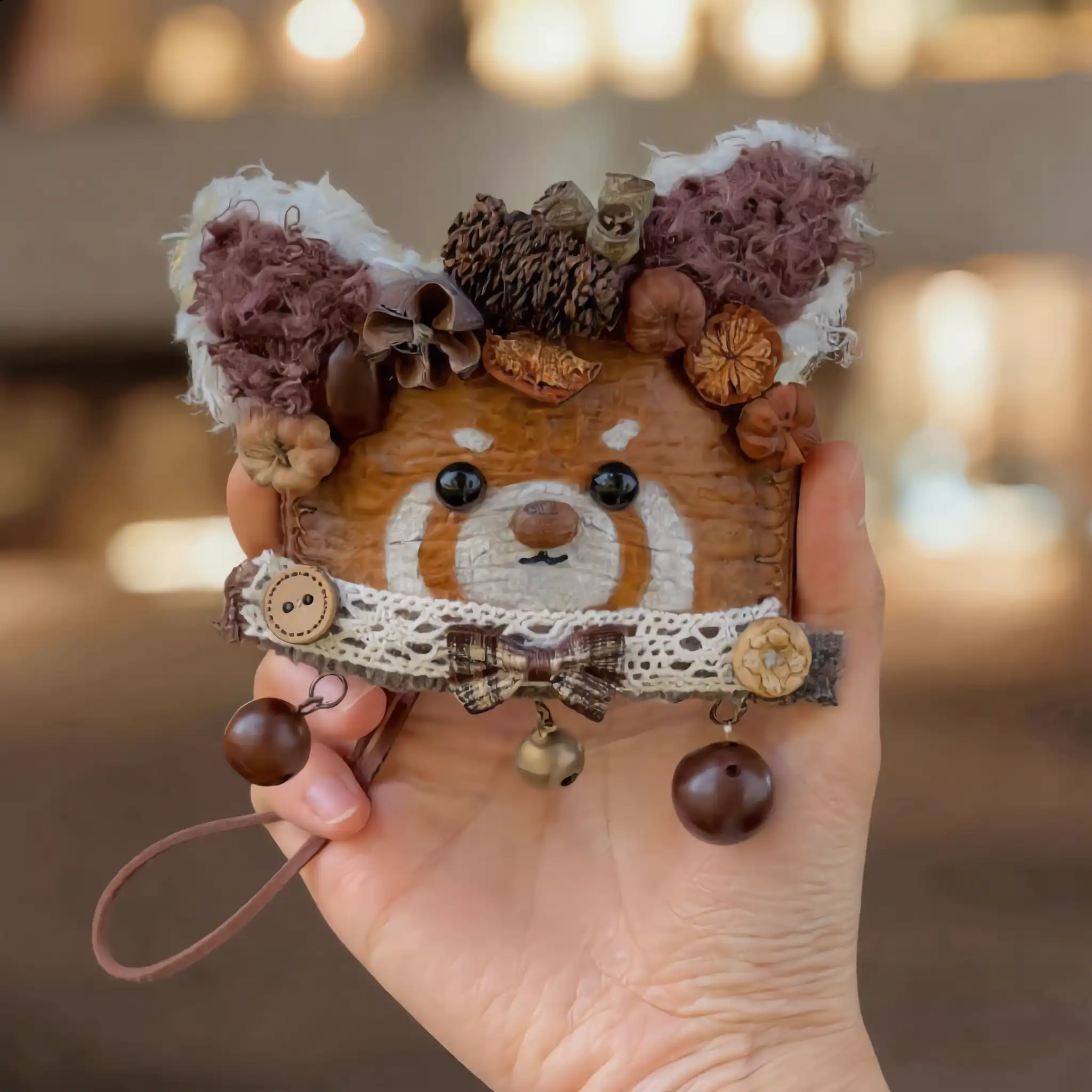 Pod Doll – Bear-Faced Pinecone Crown
